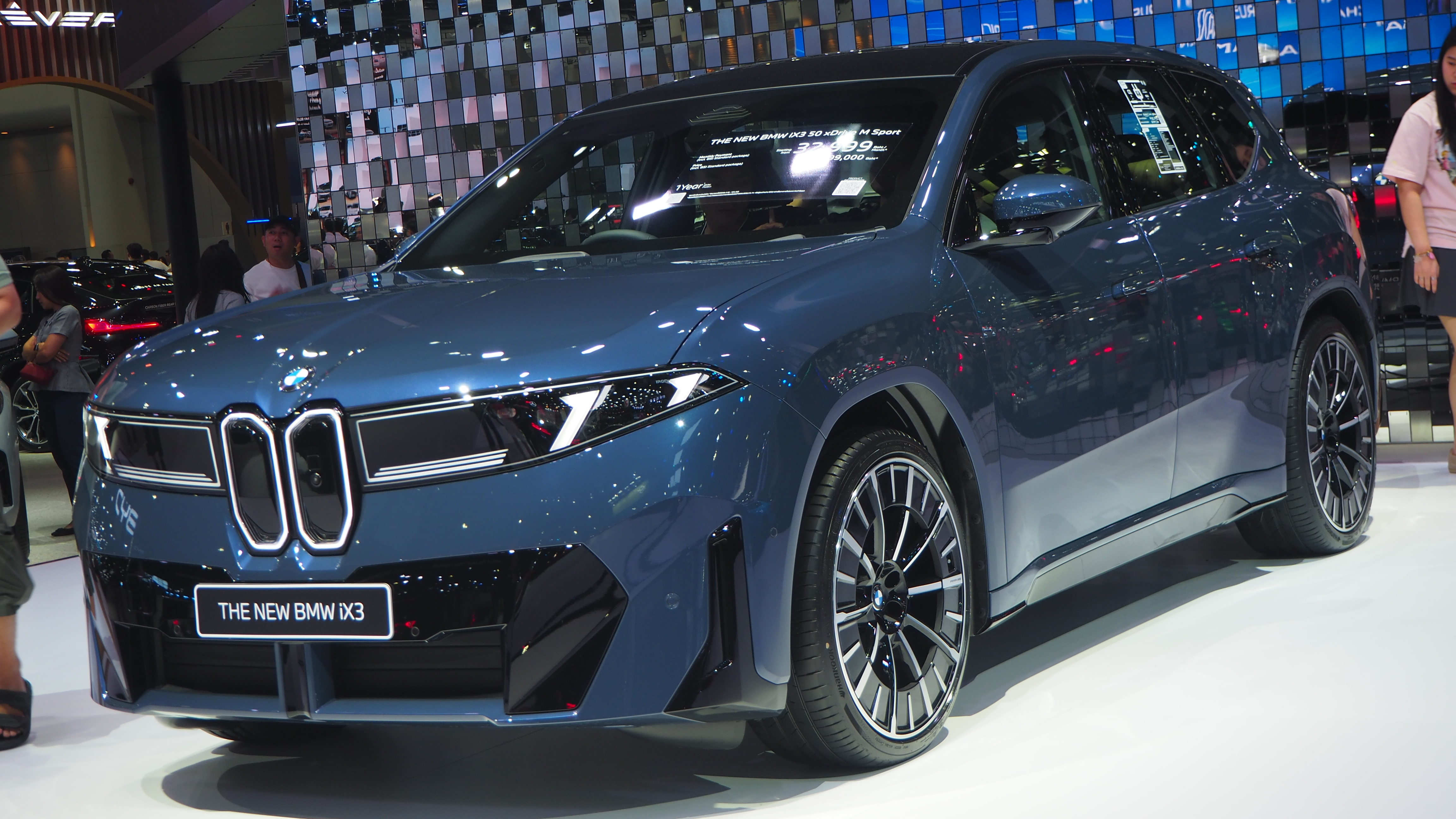 BMW iX3