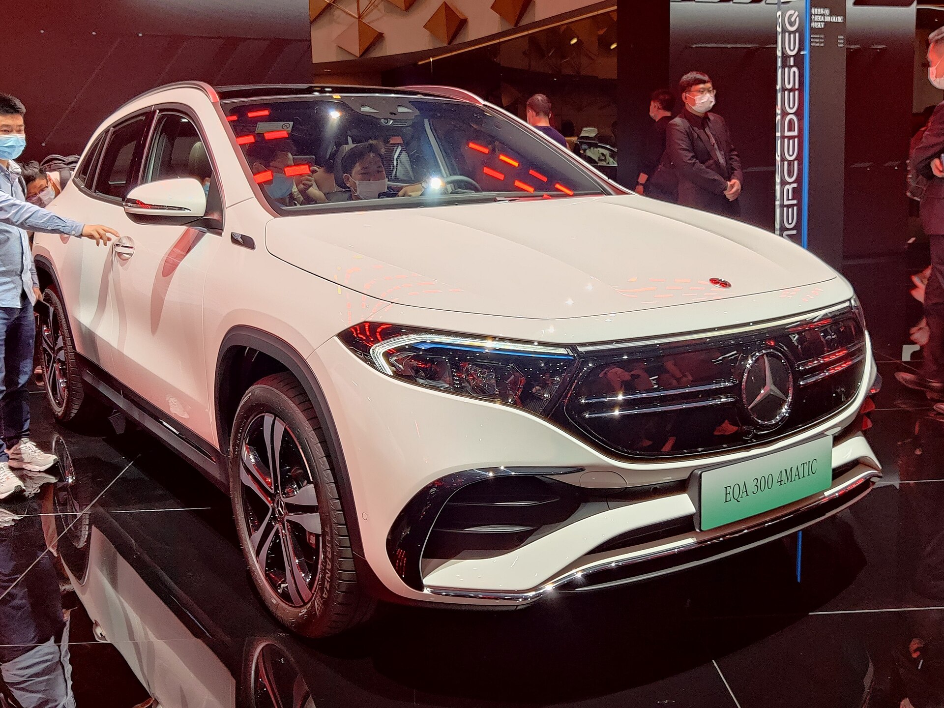 MERCEDES-BENZ EQA