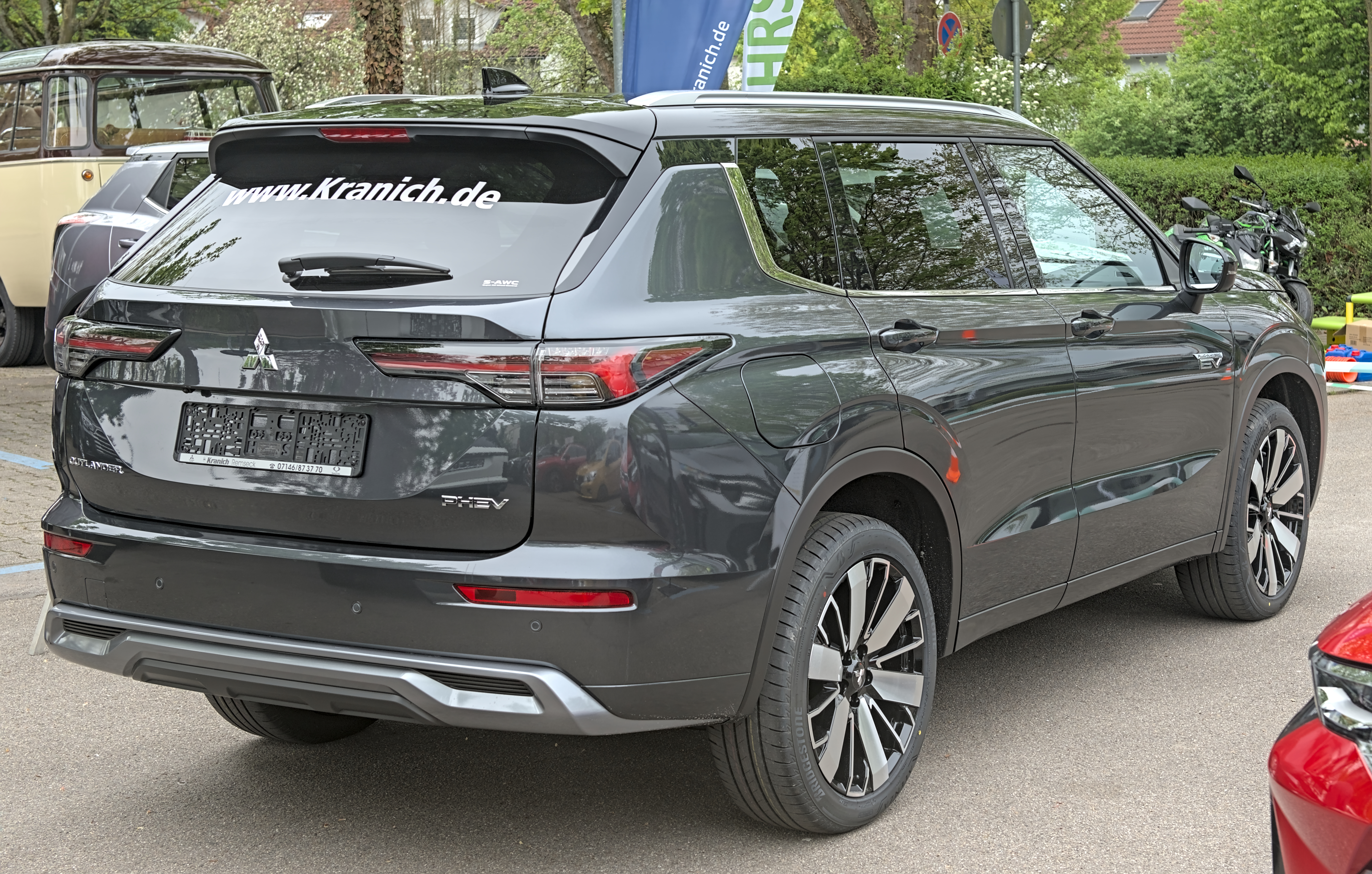 MITSUBISHI Outlander PHEV